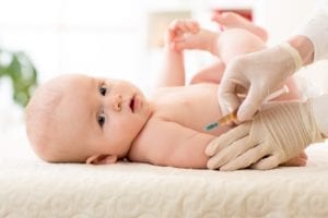 Bebê com febre pode vacinar?